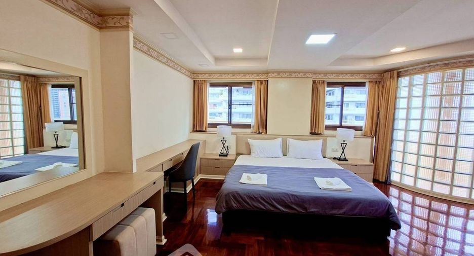 For rent 3 bedrooms apartment in Watthana, Bangkok