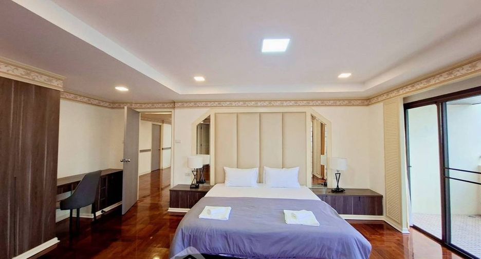 For rent 3 bedrooms apartment in Watthana, Bangkok