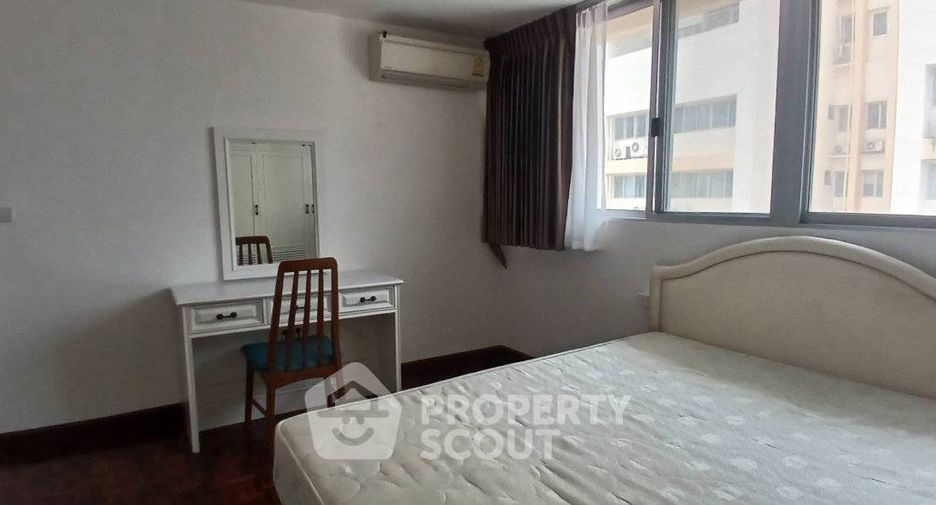 For rent 3 bedrooms condo in Watthana, Bangkok
