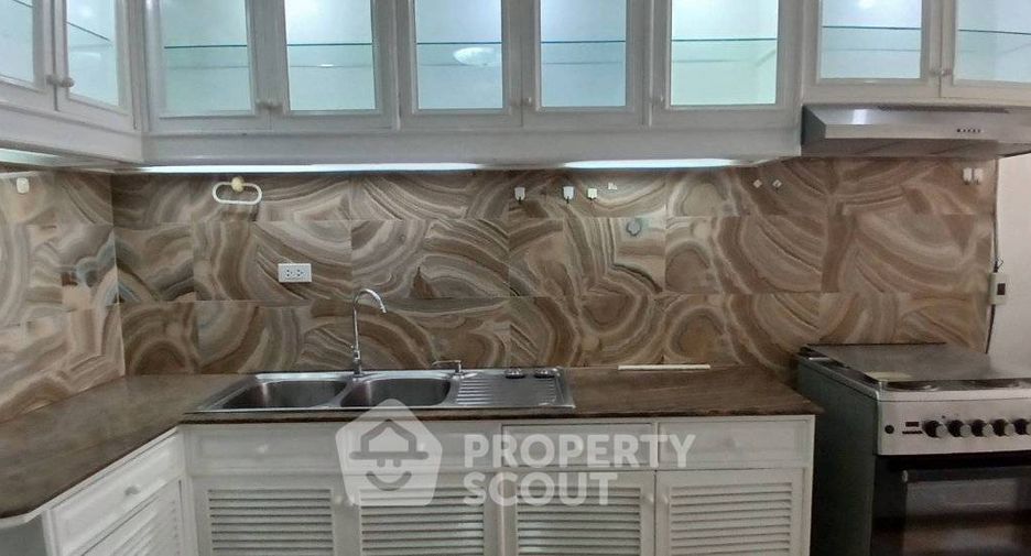 For rent 3 bedrooms condo in Watthana, Bangkok