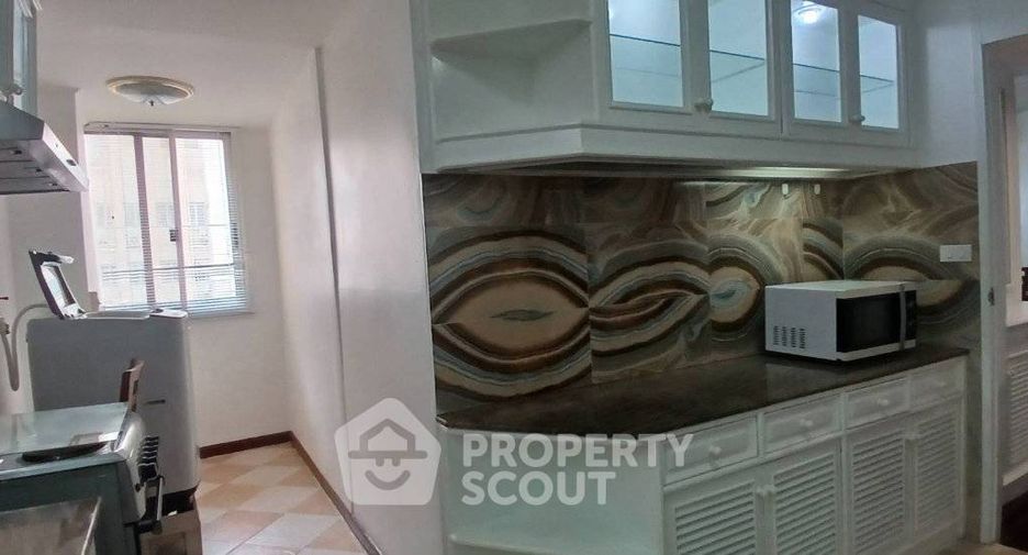 For rent 3 bedrooms condo in Watthana, Bangkok