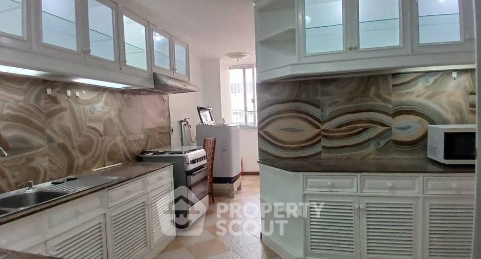 For rent 3 bedrooms condo in Watthana, Bangkok