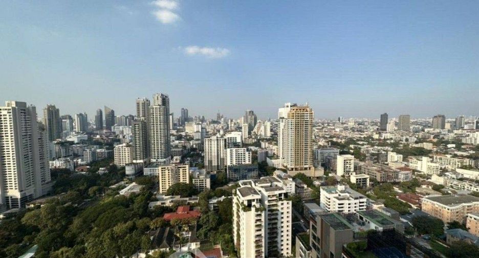 For rent 2 bedrooms condo in Watthana, Bangkok