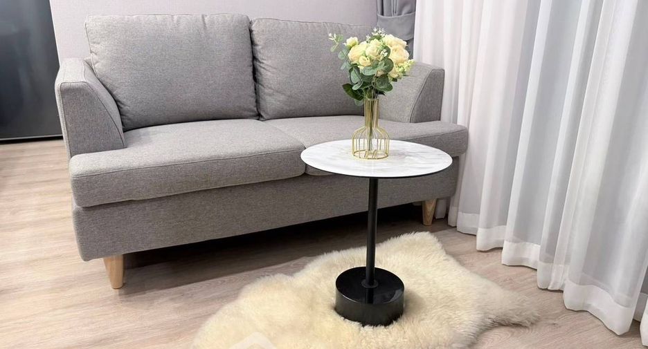For rent 2 bedrooms condo in Huai Khwang, Bangkok