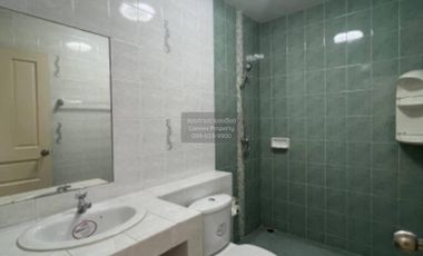 For sale 4 bedrooms townhouse in Bang Khun Thian, Bangkok