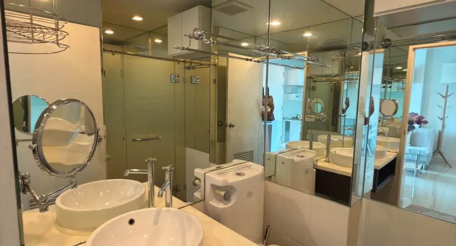 À louer 1 chambre condo à Bang Rak, Bangkok
