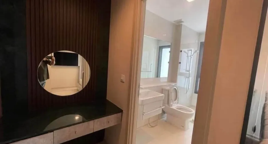 For rent 2 bedrooms condo in Pathum Wan, Bangkok