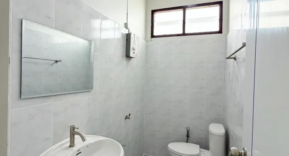 Casa en venta de 3 habitaciones en San Kamphaeng, Chiang Mai