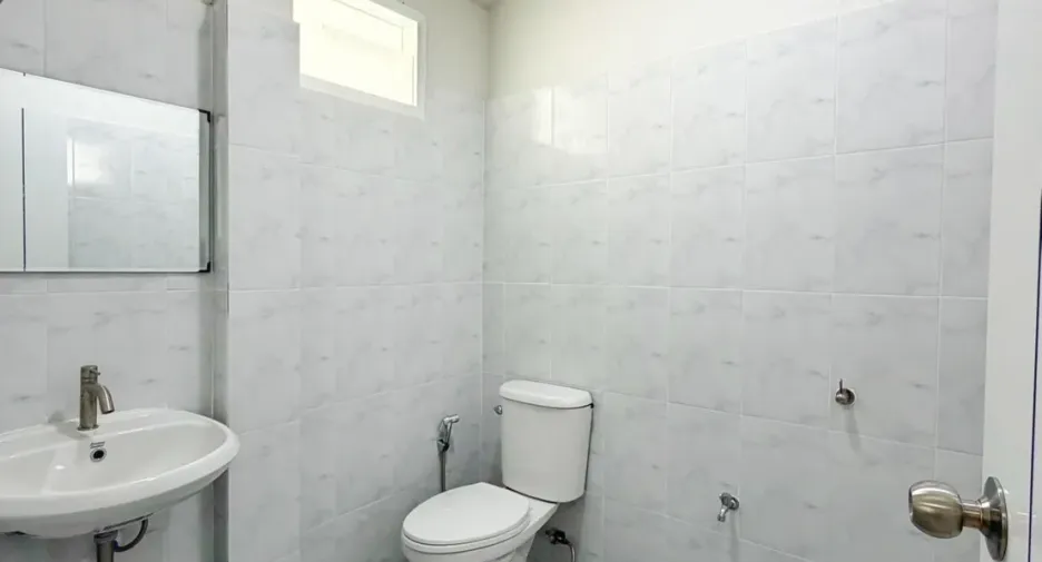 Casa en venta de 3 habitaciones en San Kamphaeng, Chiang Mai