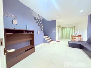 Casa adosada en venta de 3 habitaciones en Bueng Kum, Bangkok