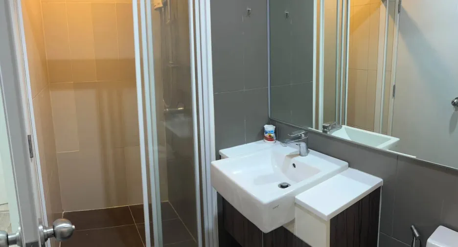 For sale 2 bedrooms condo in Huai Khwang, Bangkok