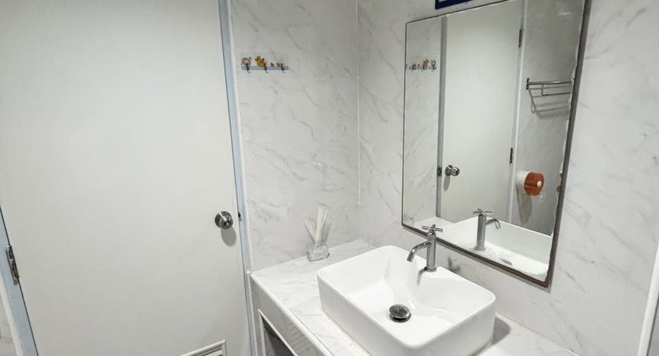 Wohnung zum Kauf mit 1 Zimmer in Huai Khwang, Bangkok