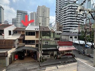 À louer 3 chambres maison à Khlong Toei, Bangkok
