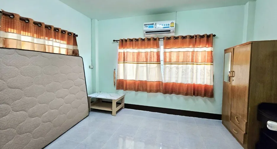 For rent 3 bedrooms house in Mueang Chiang Rai, Chiang Rai