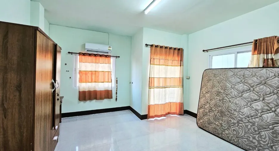 For rent 3 bedrooms house in Mueang Chiang Rai, Chiang Rai