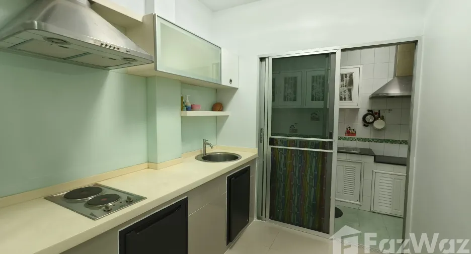À louer 3 chambres maison de ville à Pak Kret, Nonthaburi