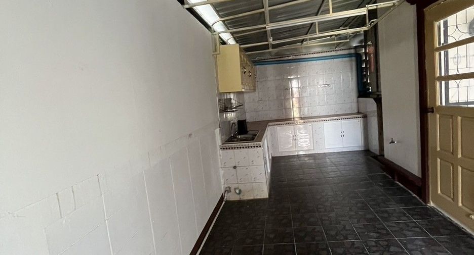 For sale 3 bedrooms house in San Kamphaeng, Chiang Mai