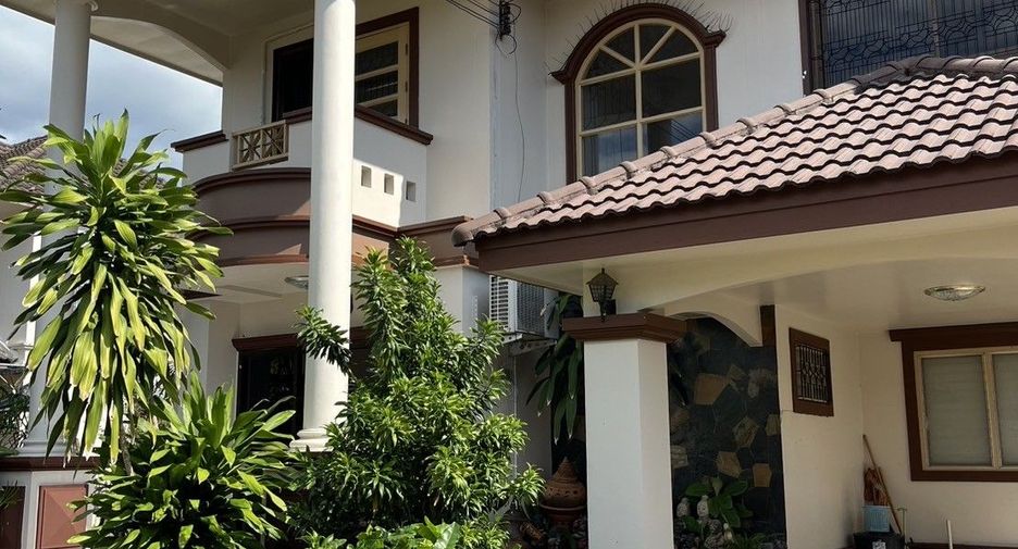 For sale 3 bedrooms house in San Kamphaeng, Chiang Mai
