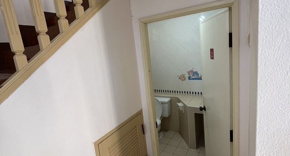 For sale 3 bedrooms house in San Kamphaeng, Chiang Mai
