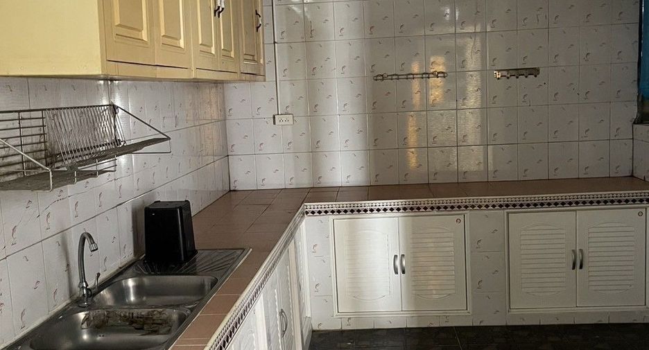 For sale 3 bedrooms house in San Kamphaeng, Chiang Mai