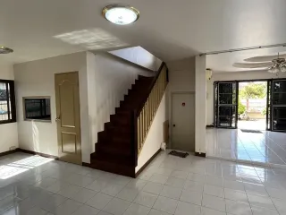 Casa en venta de 3 habitaciones en San Kamphaeng, Chiang Mai
