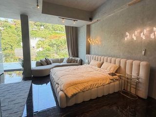 À louer 5 chambres villa à Mueang Phuket, Phuket