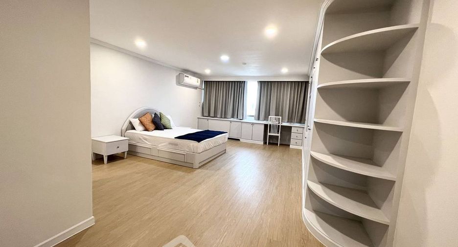 For sale 5 ベッドルーム condo in Watthana, Bangkok