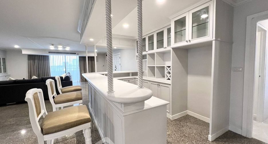 For sale 5 ベッドルーム condo in Watthana, Bangkok