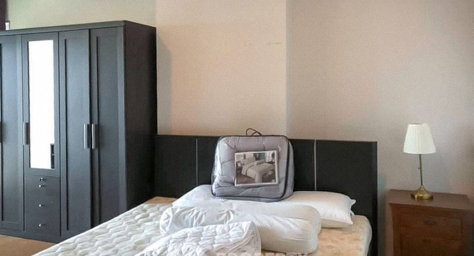 For rent 2 bedrooms condo in Khlong San, Bangkok