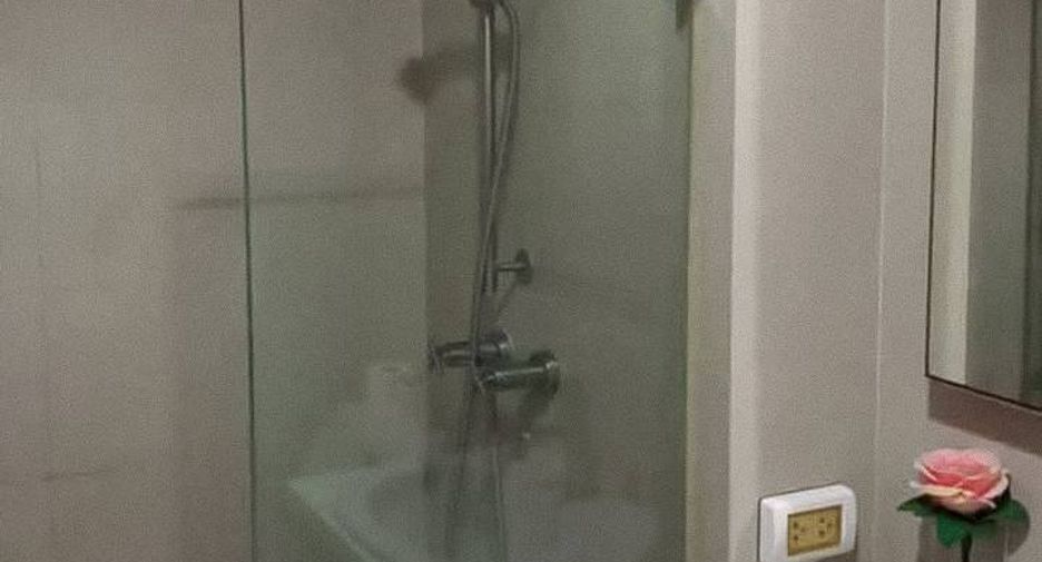For rent 2 bedrooms condo in Khlong San, Bangkok