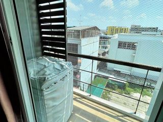 Condo en venta de 2 habitaciones en Huai Khwang, Bangkok