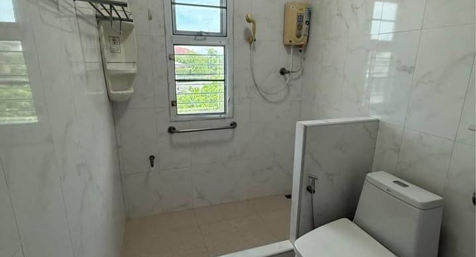 For sale 5 bedrooms house in Mueang Chon Buri, Chonburi