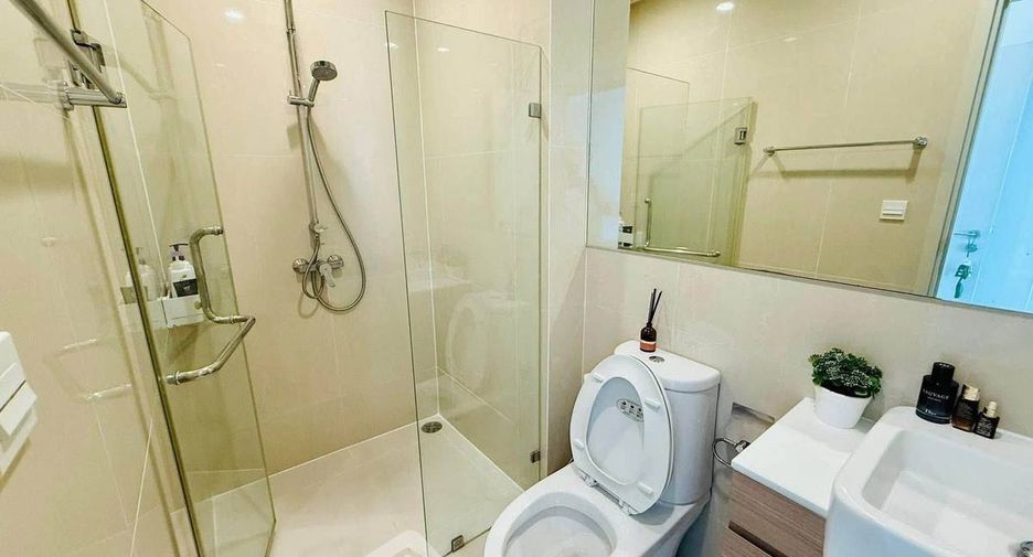For sale 2 bedrooms condo in Huai Khwang, Bangkok