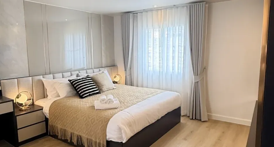 For sale 2 bedrooms condo in Yan Nawa, Bangkok