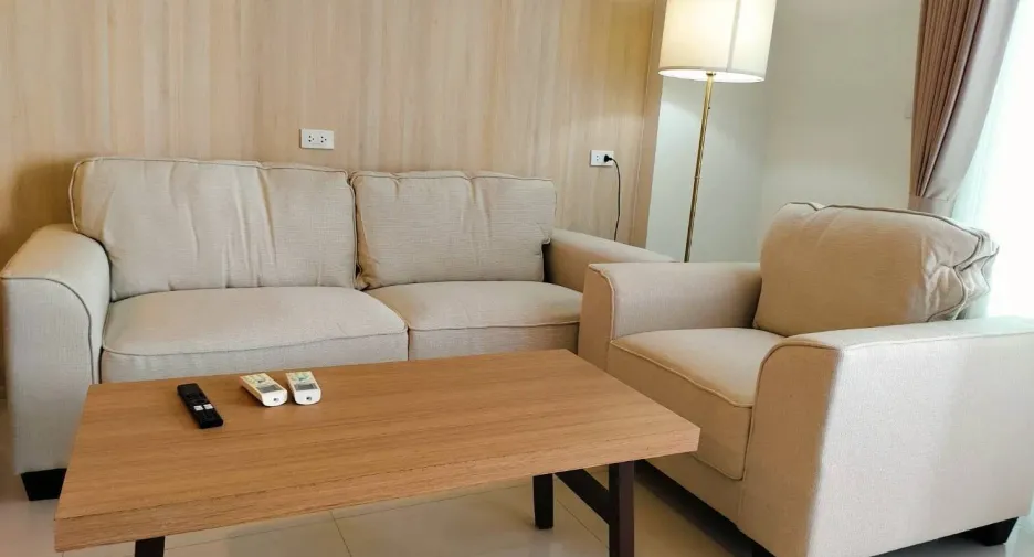 For sale 3 bedrooms condo in Jomtien, Pattaya