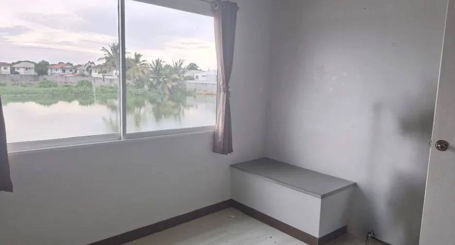 For rent 2 bedrooms townhouse in Bang Bo, Samut Prakan