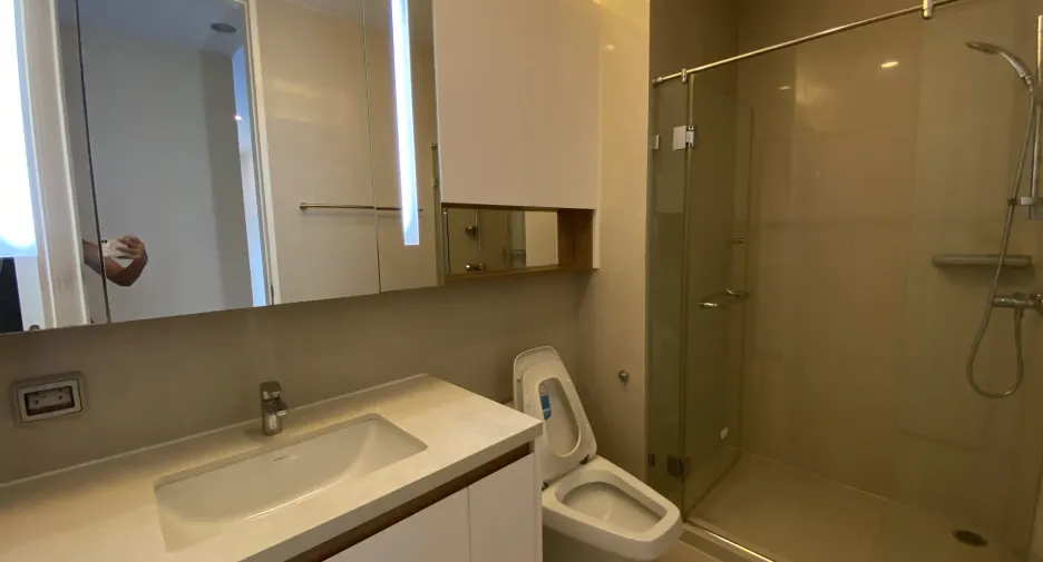 For rent 2 bedrooms condo in Pathum Wan, Bangkok