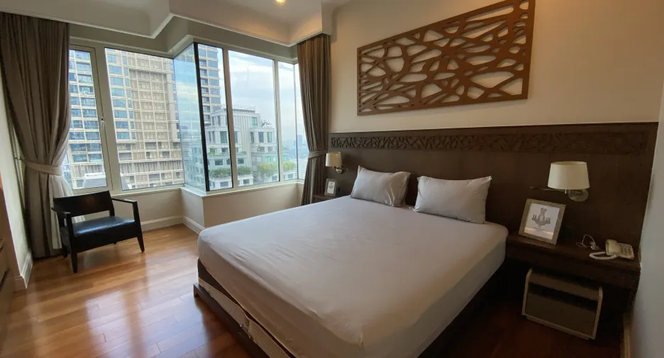 For rent 2 bedrooms condo in Pathum Wan, Bangkok