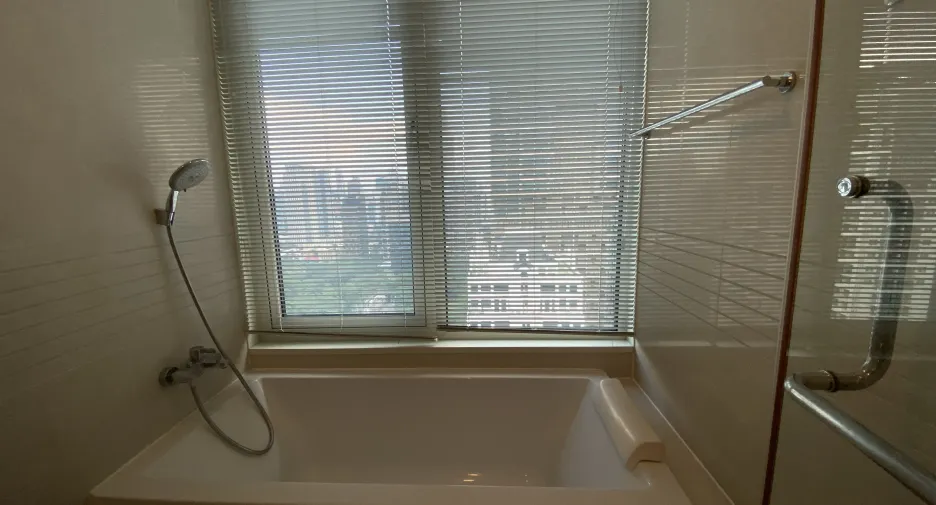 For rent 2 bedrooms condo in Pathum Wan, Bangkok