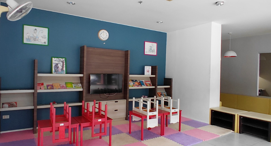 For rent 2 bedrooms condo in Taling Chan, Bangkok