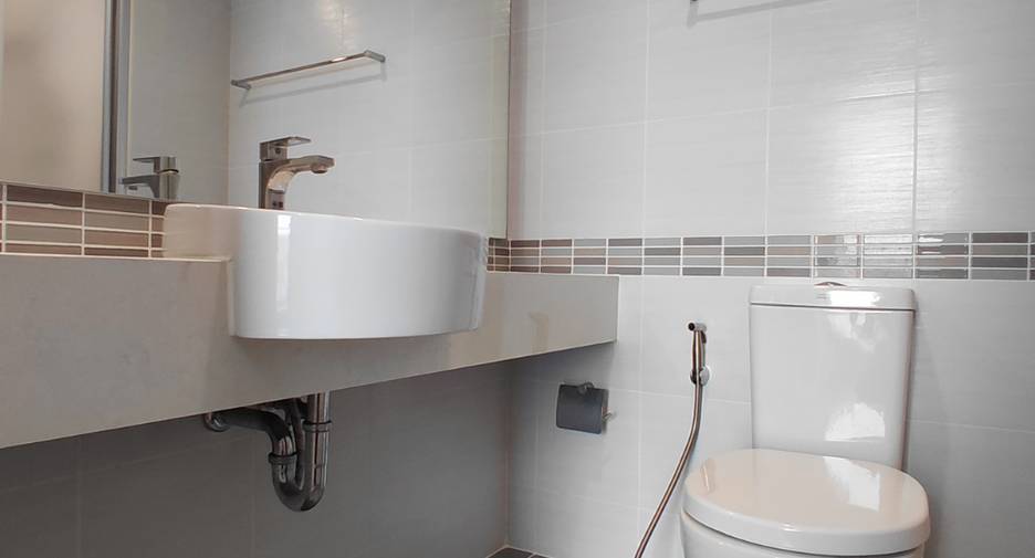 For rent 2 bedrooms condo in Taling Chan, Bangkok