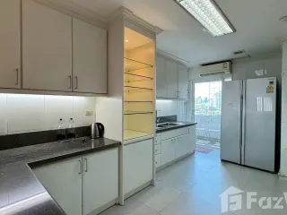 For sale 3 bedrooms apartment in Watthana, Bangkok