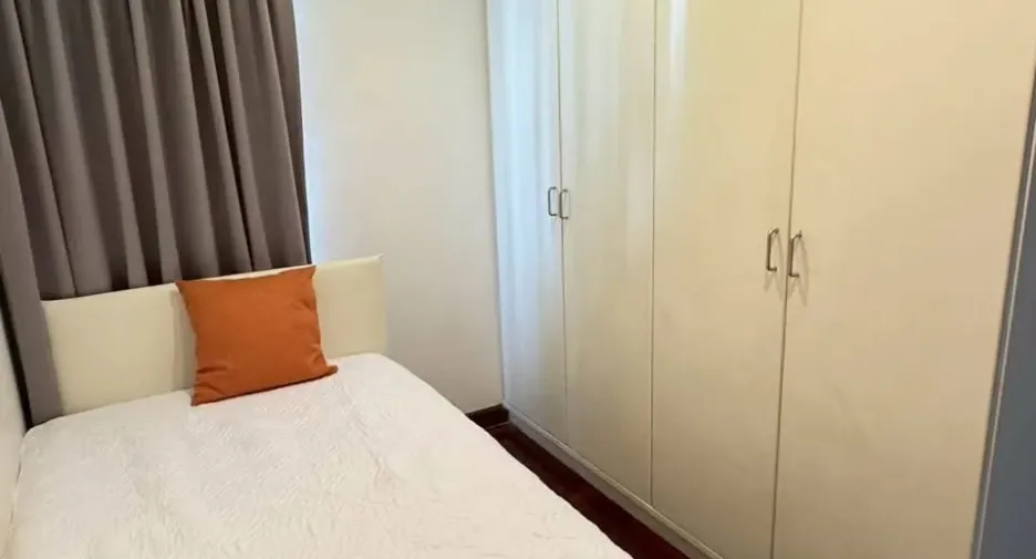 For sale 3 bedrooms apartment in Watthana, Bangkok