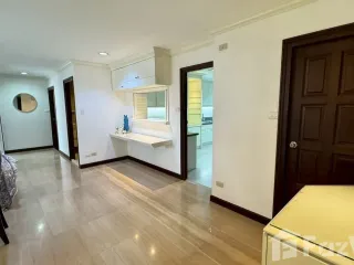 For sale 3 bedrooms apartment in Watthana, Bangkok