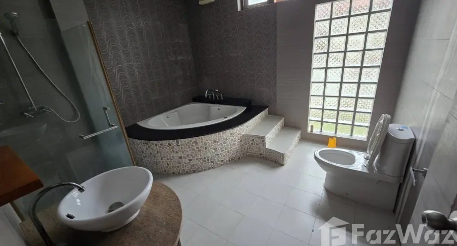 For sale 4 ベッドルーム villa in Hua Hin, Prachuap Khiri Khan