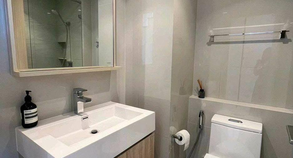 For rent 1 bed condo in Watthana, Bangkok