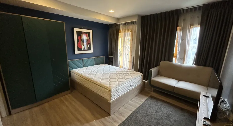 For sale 1 bed condo in Khlong Toei, Bangkok