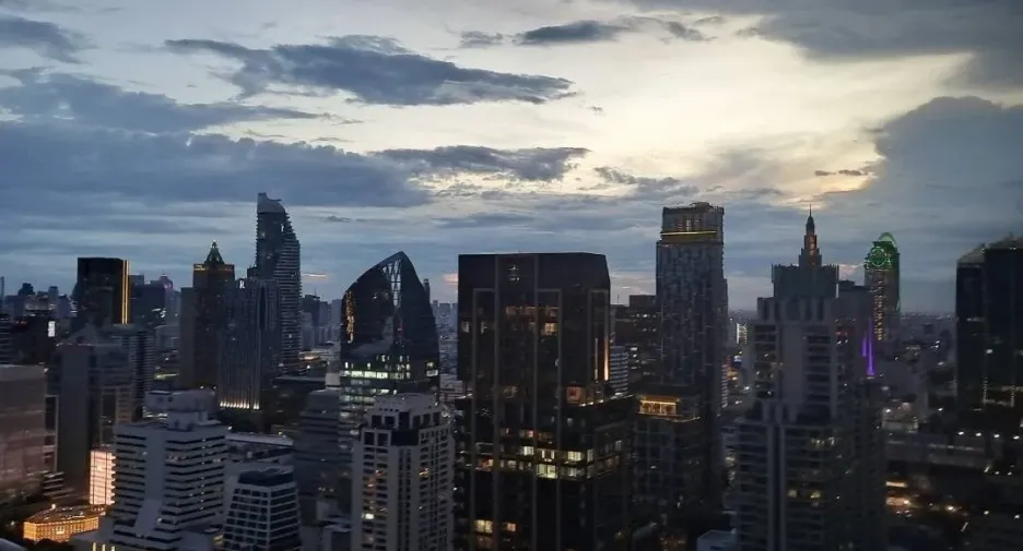 Condo en alquiler de 2 habitaciones en Pathum Wan, Bangkok