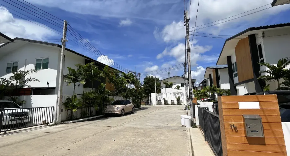 For rent 2 bedrooms townhouse in Thalang, Phuket