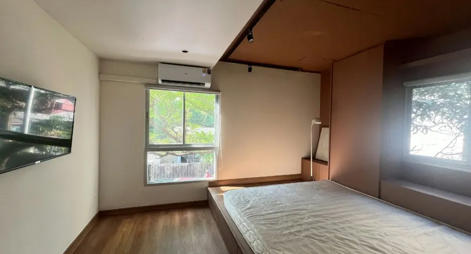 For sale 2 bedrooms condo in Phra Khanong, Bangkok